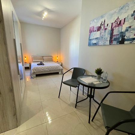 Verdi Apartment - Spacious Modern Apartment, Close To Valletta Santa Vennera Esterno foto
