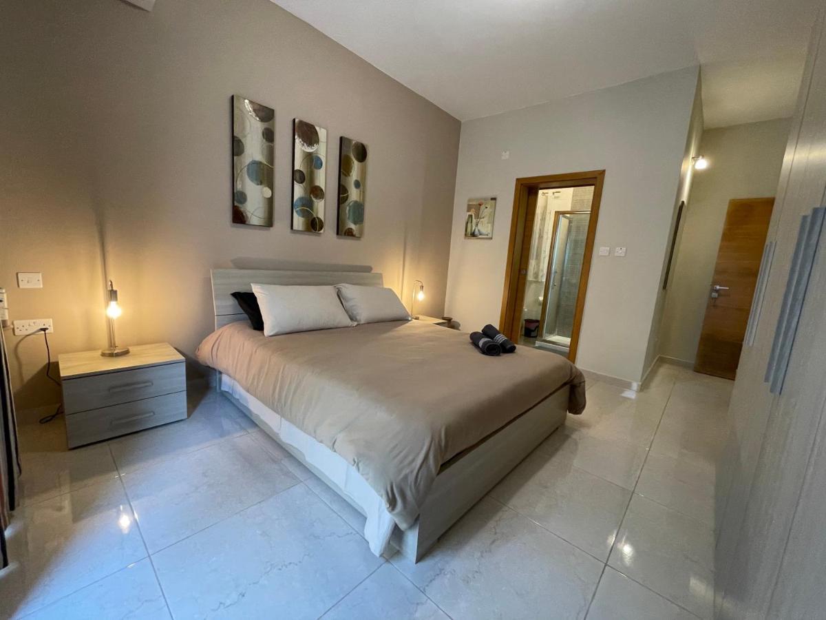Verdi Apartment - Spacious Modern Apartment, Close To Valletta Santa Vennera Esterno foto