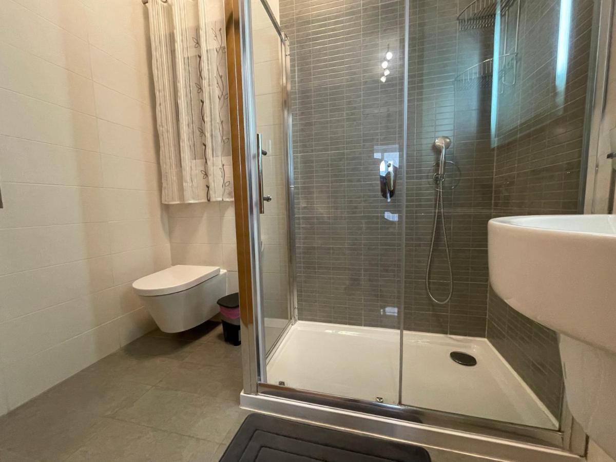 Verdi Apartment - Spacious Modern Apartment, Close To Valletta Santa Vennera Esterno foto