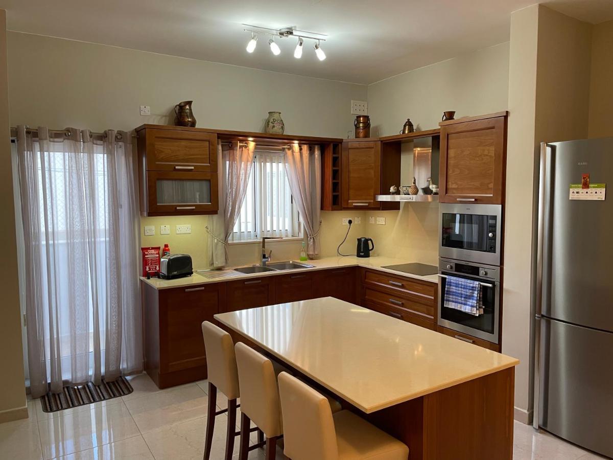 Verdi Apartment - Spacious Modern Apartment, Close To Valletta Santa Vennera Esterno foto