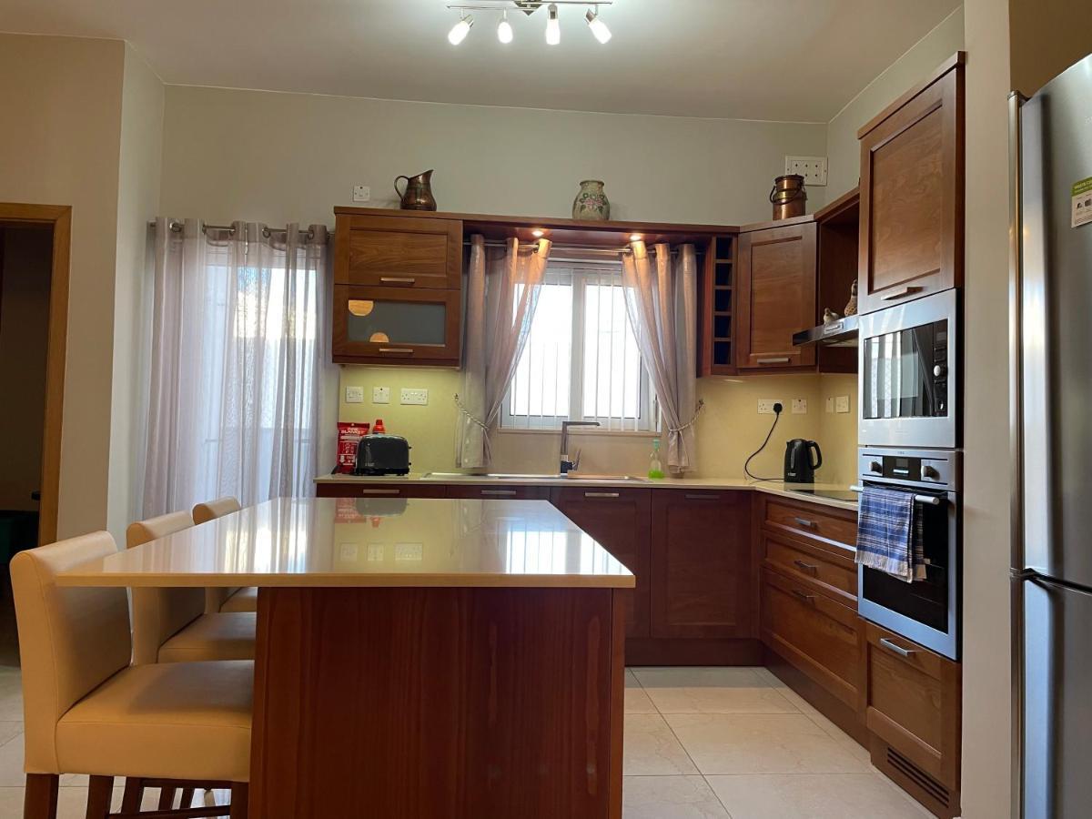 Verdi Apartment - Spacious Modern Apartment, Close To Valletta Santa Vennera Esterno foto